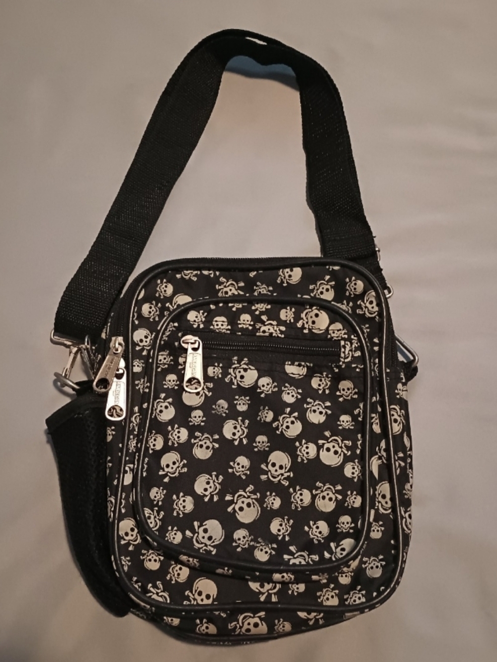 American Uni Skull Crossbody Bag
